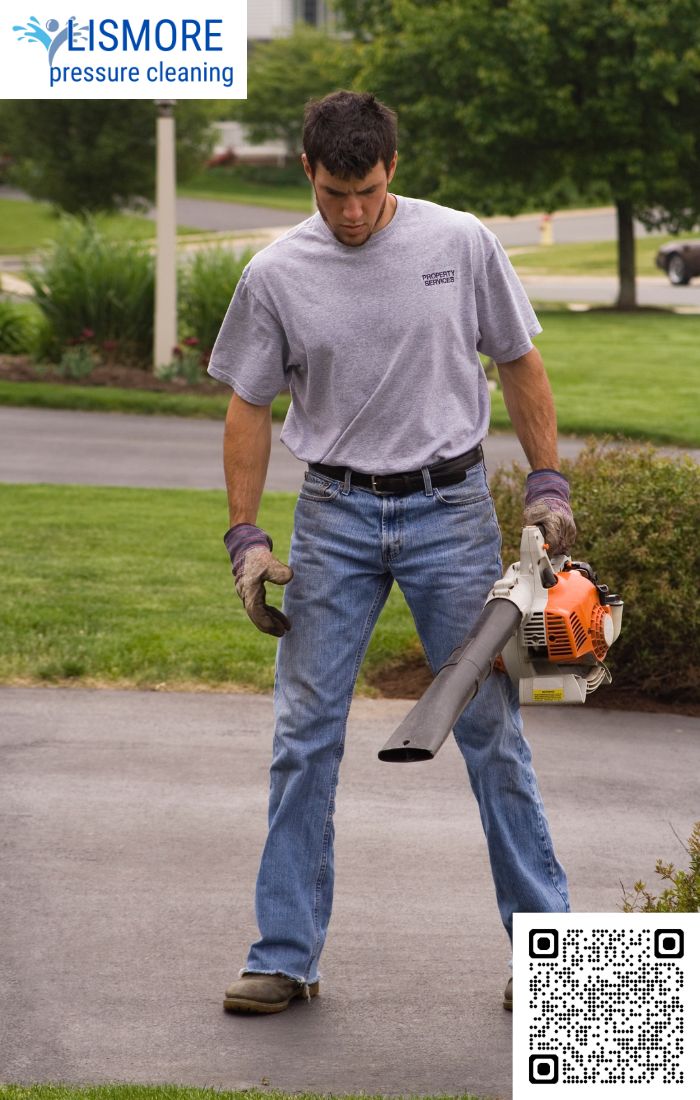 How Does Algae Growth Affect Outdoor Areas?